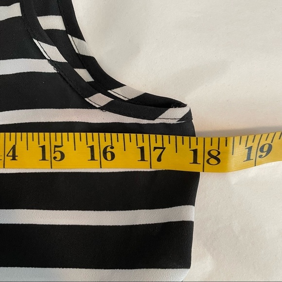 GAP black white sleeveless striped peplum Top size Medium - Picture 3 of 4